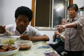 黑人混血弃婴被上海阿婆抚养20年，如今他们过得怎么样图片