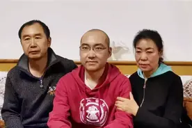 “上交孝心学霸”张迪：他捐献遗体回报社会，奶奶至今以为在留学图片