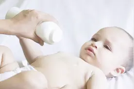 生活窍门爽身粉原来还有这么厉害的用处现在知道还不晚不信来看视频封面