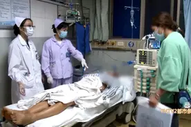 自己动手补墙，他从2楼摔下，竟然昏迷不醒图片