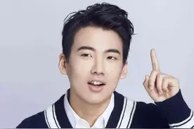 以“毒舌”著称的郭德纲，怎么养了这么一个怕事儿的儿子？图片
