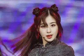 《姐姐》再曝魔鬼剪辑，张含韵无辜被网暴数周，孟佳直播澄清真相图片