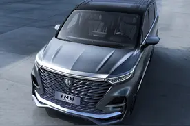 迟到却是“精品”的荣威iMAX8，配独立沙发座椅+双色内饰，真豪华图片