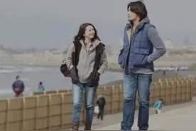 年轻流浪汉求爱大妈，婚后3个月闹离婚，大妈：尝到从未有过的甜图片