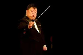“天才指挥”舟舟红极一时，多年后人们发现，这不过是美丽的谎言图片