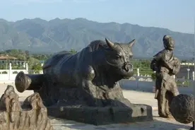 黄河"铁牛"出土后，为何就放那露天暴晒？专家：不敢动图片