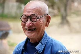 山西农村88岁老人1生离不开酒瓶，现在3天喝1斤，看生活成啥样图片