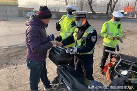 梅河中队重拳出击集中整治城区摩托车、电动车、残疾三轮车交通违法行为图片
