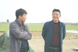 农村养蜂150箱挣钱吗？养蜂20年的大哥说出真实收入，你信吗