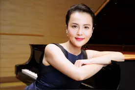 他是民歌王子，闪婚小12岁钢琴公主，王宏伟：我怕配不上人家图片