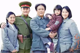 古月：叶剑英亲选演员，一生扮演毛泽东84次，连将军也向他行礼图片