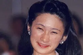 纪子妃有心机，为继承权40岁拼命生儿子，最后还是没能赢过雅子图片