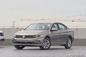 重点推荐1.5L自动舒适智联版，2021款宝来购车手册图片