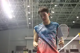 “拍了拍”国羽小将：邸子健，曾经的“小胖”很硬朗图片