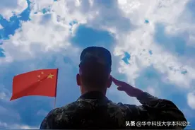 飒！湖北学霸军人：考入985名校，入伍担任机枪手等职务，还获嘉奖！图片