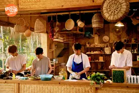 任嘉伦谭松韵许魏洲做客《向往的生活》蘑菇屋曼远泼水节“新年快乐”图片