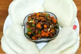荷叶饼夹青椒肉丁的做法，比吃肉夹馍还过瘾，上桌孩子们都抢着吃图片