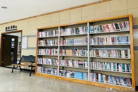 东莞虎门图书馆现在开放啦，喜欢读书的可以来这里借书看啦图片