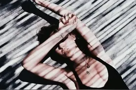 技巧丨利用影子拍照，原来可以这么美图片