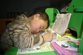 小学生“0分试卷”走红，老师泪崩：脑洞太大，我教不了图片