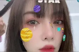 李小璐晒美照为自家网店代言，身穿吊带裙看起来像邻家大姐姐！图片