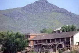 老话“童山，断山不葬人，沟壑阴地不起坟”啥意思？图片