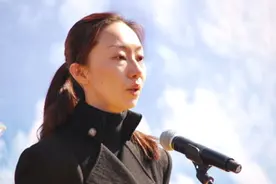 侯瓒：曾怨恨父亲14年，状告二伯侯耀华图片