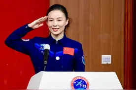 神十三发射后！航天员如何换洗衣服，女宇航员王亚平给出答案图片