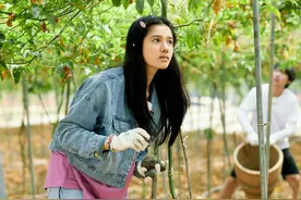 与彭昱畅拍戏传绯闻，叫周迅姑姑？蘑菇屋新晋关系户张婧仪？图片