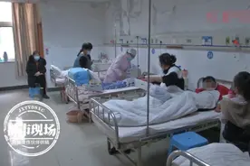 妈妈给5岁儿子洗澡，发现他后背竟是歪的，医生痛批孩子这种习惯图片