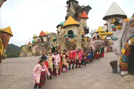 我国神秘的矮人村，成人平均身高不过1米3，“以矮谋生”却遭质疑图片