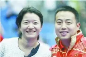 刘国梁庆结婚15周年，晒旧照表白董事长妻子，两人已相伴29年图片
