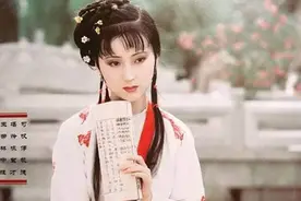 鹰钩鼻三白眼，不够漂亮的陈晓旭，凭啥成就最经典的林黛玉图片