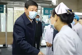 咸阳市领导分赴一线看望慰问各行各业干部职工图片