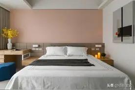 卧室床两侧不放床头柜，还能有这么多选择，收藏起来学习图片
