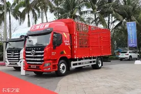 国六排放，高顶双卧6米8货厢，上汽红岩杰豹H6真不错图片