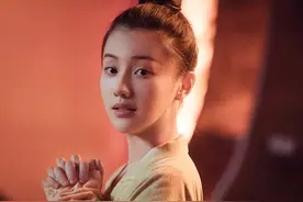 那个因拍戏嫌水脏，换了140桶矿泉水的女星，现如今怎么样了？图片