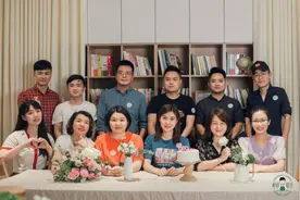 百姓故事丨重庆小伙要请10000人吃饭：治愈别人 自愈自己图片