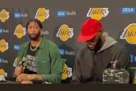 浓眉霍华德场上起冲突！赛后浓眉表示我们只是为了赢球图片