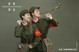 如何拍摄复古军装风格的婚纱照图片