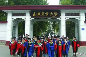 张雪峰教你报高考志愿：6所大学有实力又好考，低分捡漏上好专业图片