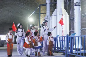 古稀老兵打造国防园图片