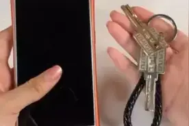 手机不能和3种东西放一起，有很多人没在意，早了解早受用！图片