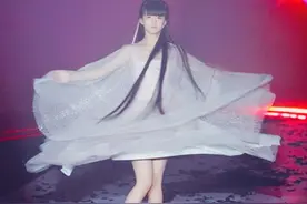 被杨丽萍带出道的“小彩旗”，就这样改写了自己结局，可惜了图片