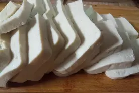 打工小夫妻的晚餐---蒸豆腐图片
