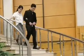 付笛声罕晒娃，28岁付豪和母亲像姐弟，被曝已交往白富美女友？图片