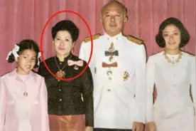 泰王的五个丈母娘，一个比一个美，苏提达母亲年轻撞脸香港女星图片