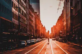 美国人看到中国半夜12点的街道，直言“可怕”，他们害怕的是啥图片