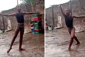 非洲小弟弟雨中跳芭蕾，居然被纽约芭蕾剧院看中了图片