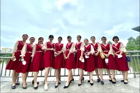 滁州学院辅导员毕业典礼礼仪服务送别毕业生图片